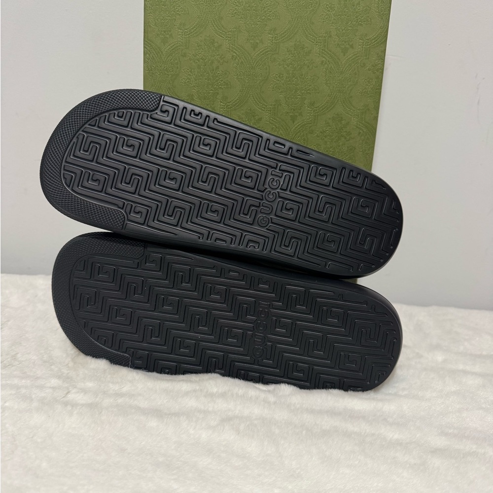 Gucci Black Slides with Red and Green Accents - Picture 6 of 7